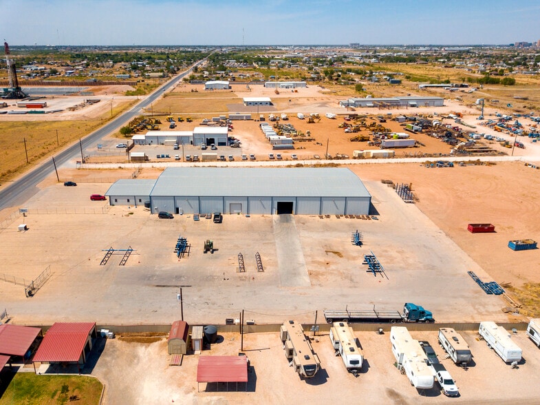 More Photos Of 3707 S County Road 1210, Midland Distribution For Lease