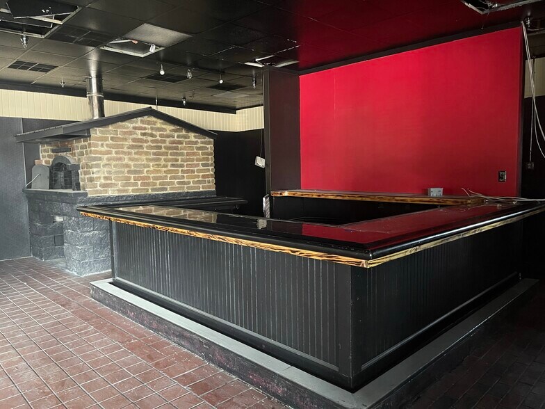 More Photos Of 1423 E Mound Rd, Decatur General Retail For Sale