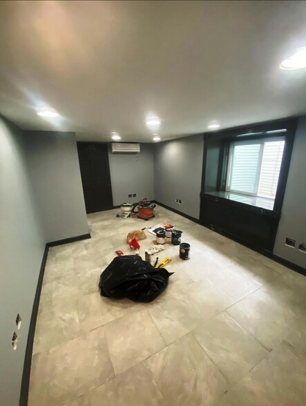 More Photos Of 305 Amboy Ave, Woodbridge Storefront For Sale