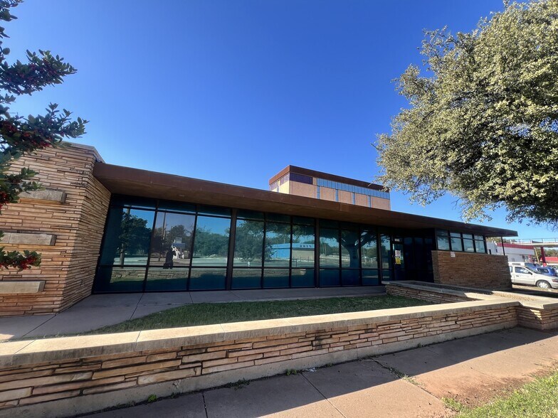 More Photos Of 502 N Willis, Abilene Medical For Sale