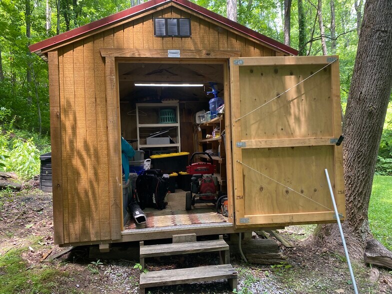 More Photos Of 15303 Midland Trl, Ansted Freestanding For Sale