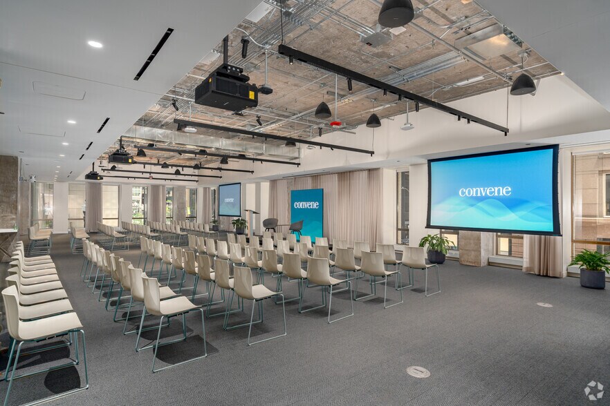 More Photos Of 311 W Monroe St, Chicago Coworking Space