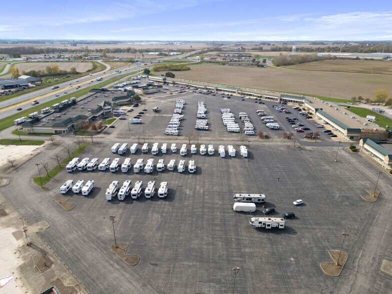 More Photos Of 1100 McArthur Rd, Jeffersonville Light Distribution For Lease
