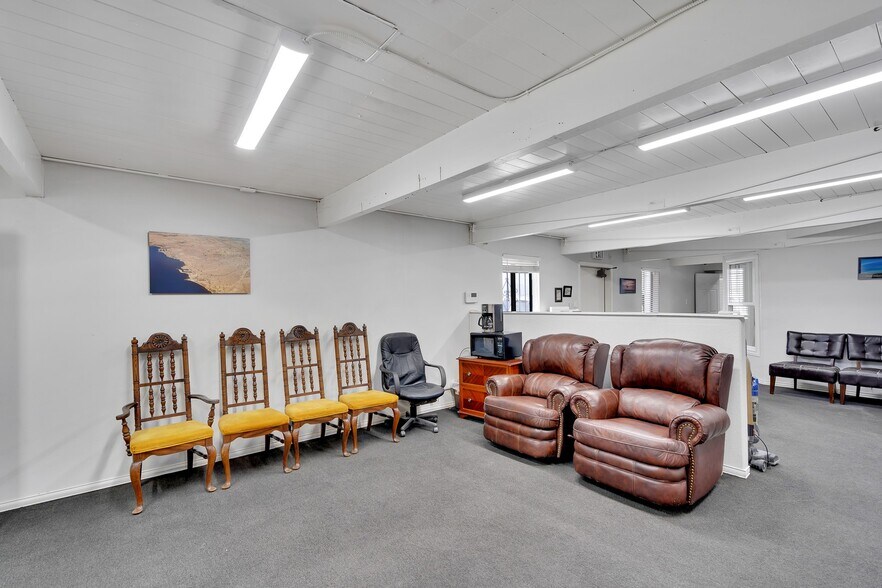 More Photos Of 2124 Thomas R Cannell Rd, Thermal Office For Sale