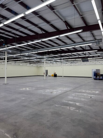 More Photos Of 2128 N Washington Blvd, Sarasota Freestanding For Lease