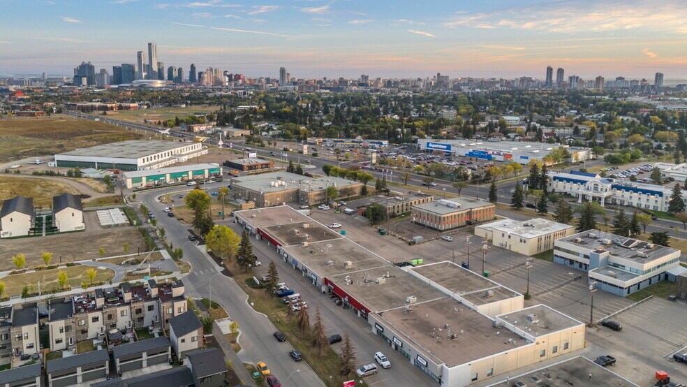 More Photos Of 20 Airport Rd NW, Edmonton Service For Lease