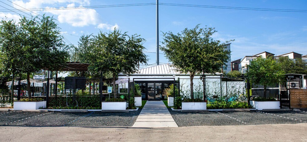 More Photos Of 1920 Houston Ave, Houston Freestanding For Sale