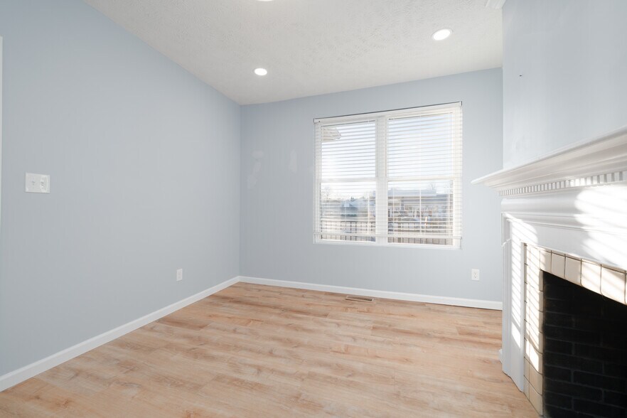 More Photos Of 2219 Frederica St, Owensboro Office For Sale
