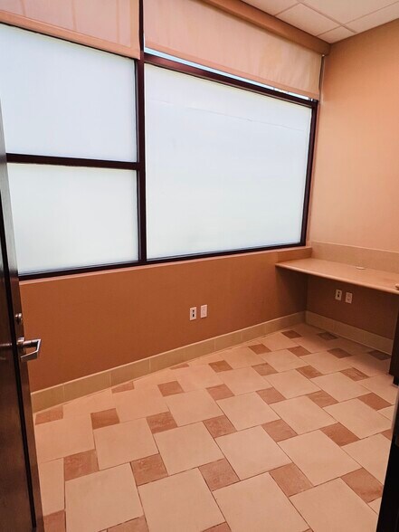 More Photos Of 2693 E Washington Blvd, Pasadena Medical For Lease