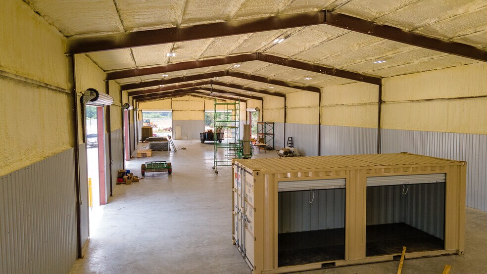 More Photos Of E SH-21 Bryan, Bryan Warehouse For Lease