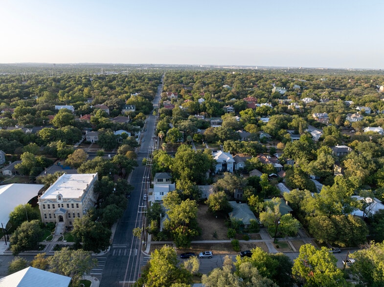 More Photos Of 133 W Huisache Ave, San Antonio Multifamily For Sale