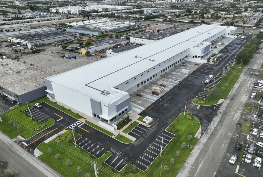 More Photos Of 4995 NW 77th Ave, Miami Warehouse For Lease