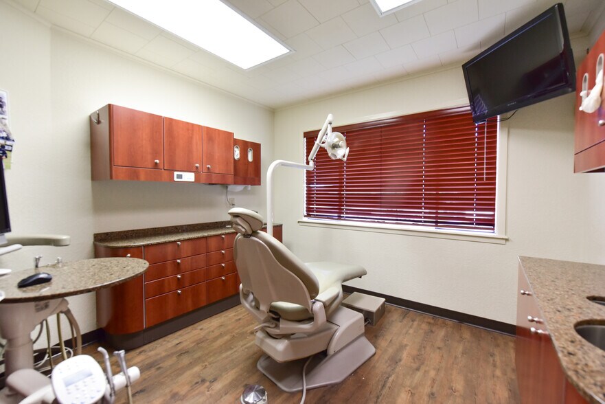 More Photos Of 602 N Gray St, Caldwell Medical For Sale