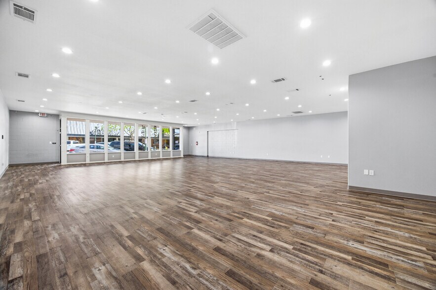 More Photos Of 145-147 N K St, Tulare Office For Sale