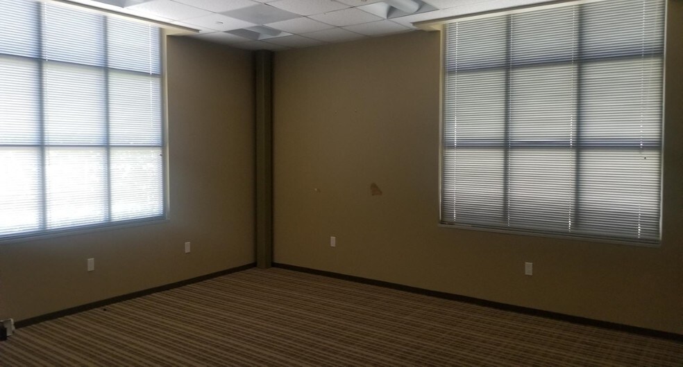 More Photos Of 2620 Tanglewilde St, Houston Medical For Lease