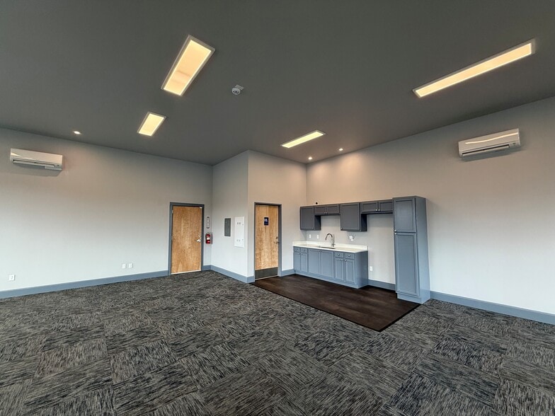 More Photos Of 5010 SE Witch Hazel Rd, Hillsboro Industrial For Lease