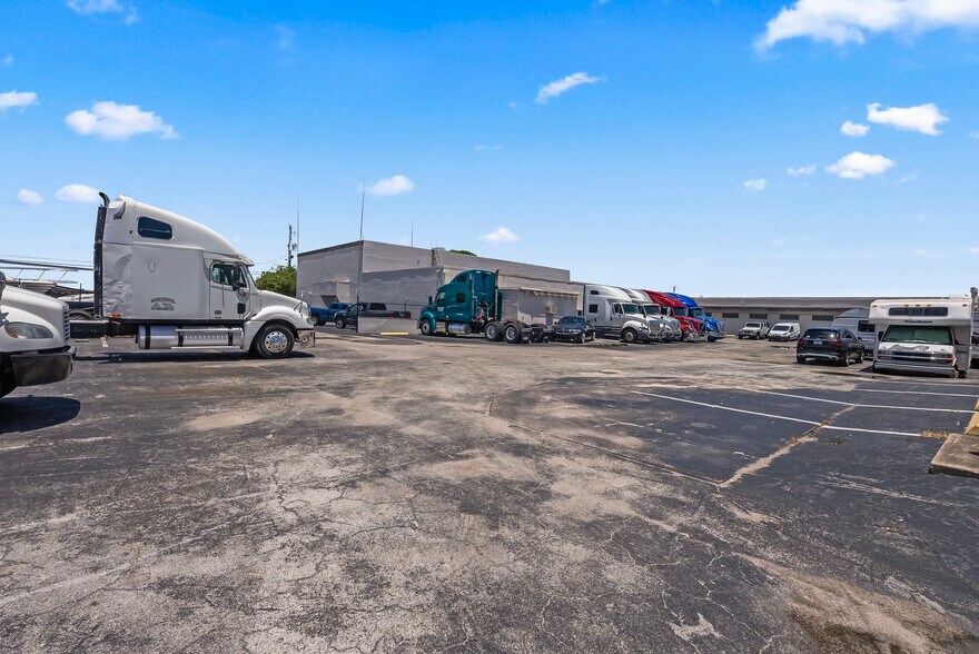 More Photos Of 950 SW 12th Ave, Pompano Beach Manufacturing For Lease