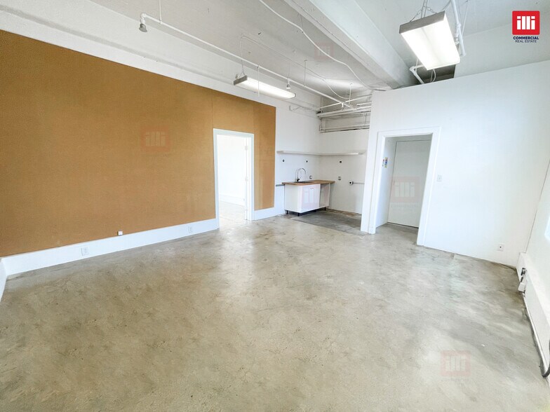 More Photos Of 1050-1054 N Cahuenga Blvd, Los Angeles Showroom For Lease