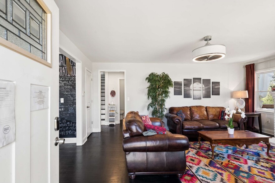 More Photos Of 1860 Penelope Rd NW, Atlanta Hospitality For Sale