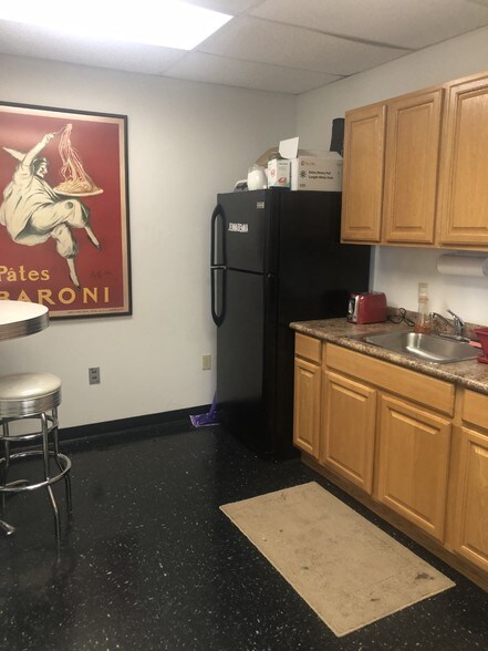 More Photos Of 2425-2573 Silver Star Rd, Orlando Warehouse For Lease