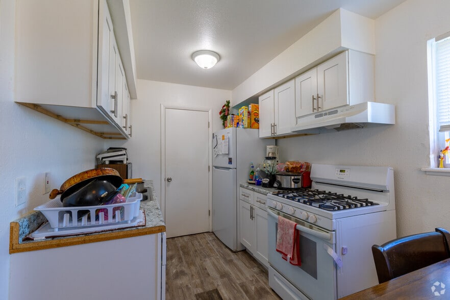 More Photos Of 6028 Vanderbilt Dr, Mount Morris Apartments For Sale