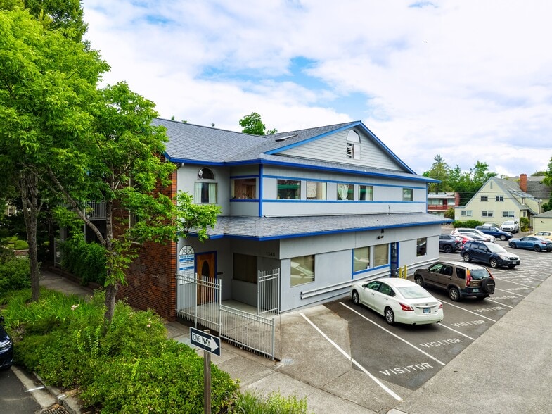 More Photos Of 1245 Pearl St, Eugene Medical For Lease