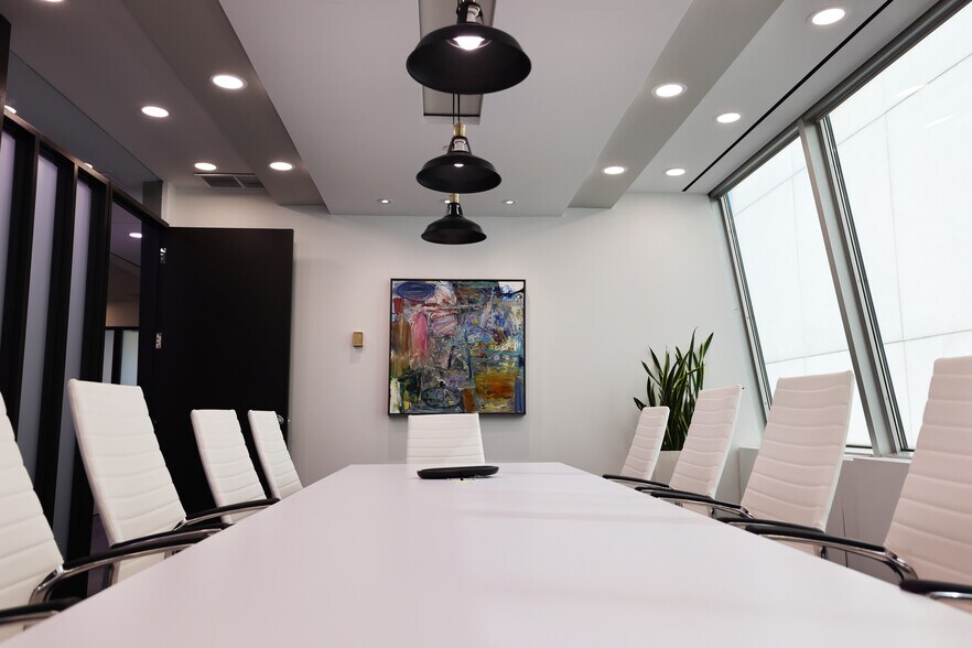 More Photos Of 375 University Ave, Toronto Office For Lease