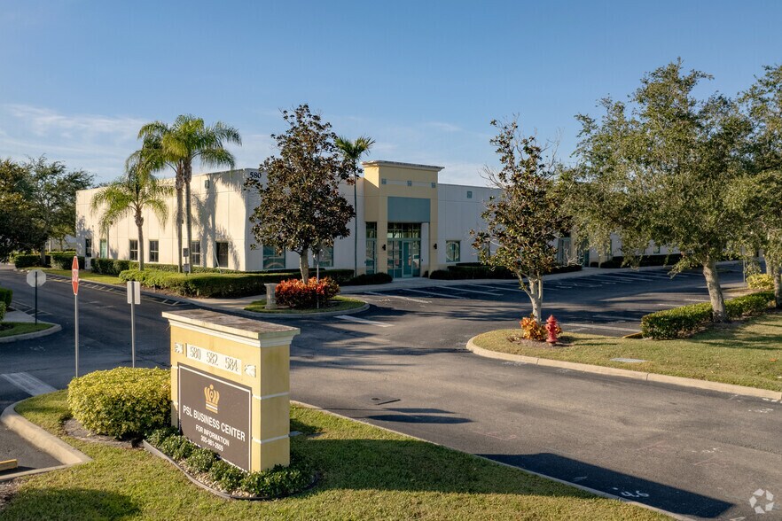 More Photos Of 580-584 NW University Blvd, Port Saint Lucie Unknown For Lease