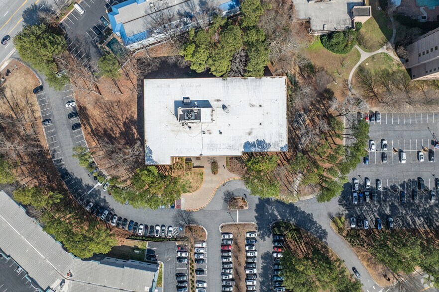 More Photos Of 3675 Crestwood Pkwy NW, Duluth Office Residential For Lease
