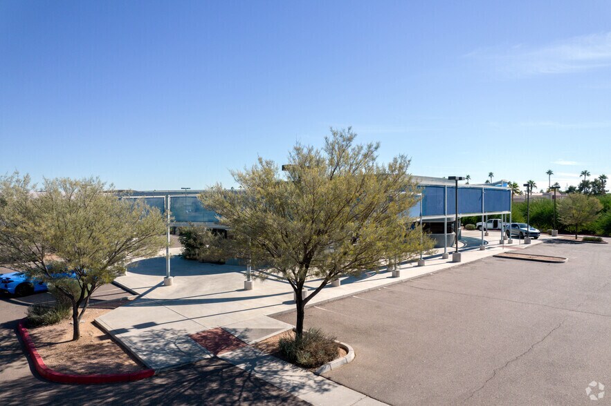 More Photos Of 881 N Arizona Ave, Gilbert Freestanding For Sale