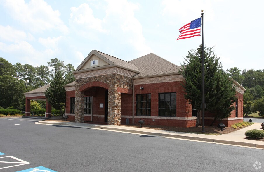 More Photos Of 865 Ga-20/81 Hwy, McDonough Bank For Sale