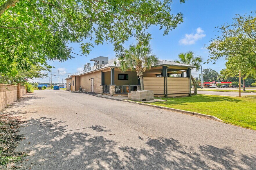 More Photos Of 2579 Douglas Ave, Brewton Restaurant For Sale
