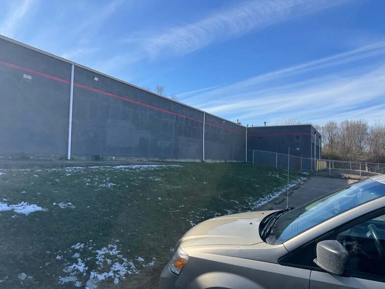 More Photos Of 131 N Hedges St, Dayton Warehouse For Sale