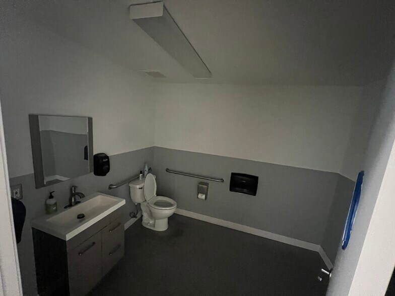 More Photos Of 20 N East St, Woodland Industrial For Lease