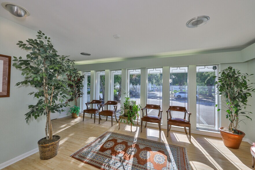 More Photos Of 1033 7th Ave N, Saint Petersburg Medical For Sale