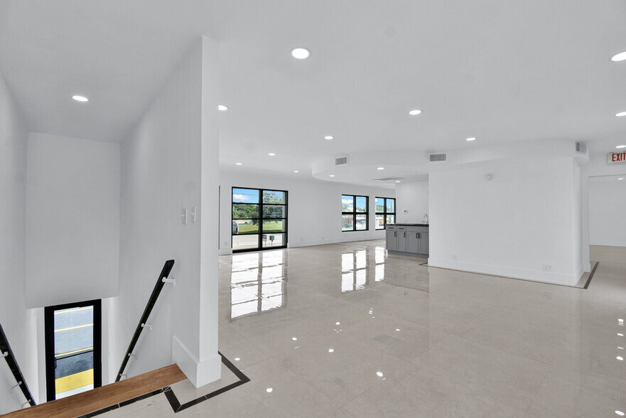 More Photos Of 2990 Griffin Rd, Fort Lauderdale Storefront Retail Office For Sale