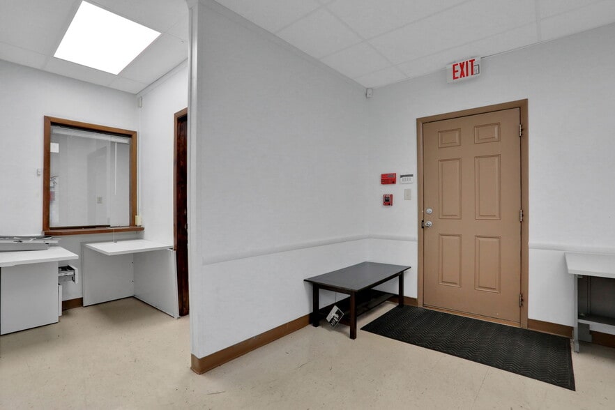More Photos Of 1736 University Blvd S, Jacksonville Medical For Lease