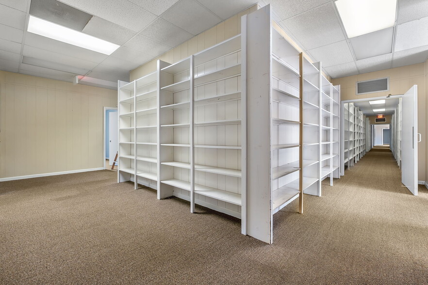 More Photos Of 1690 Capital Cir SW, Tallahassee Warehouse For Sale