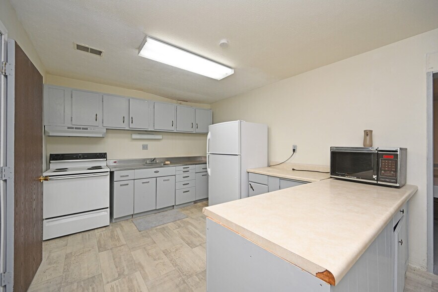 More Photos Of 1810 North Blvd, Fairborn Lodge Meeting Hall For Sale