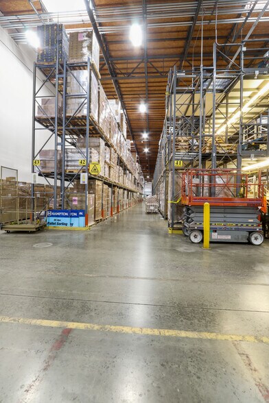 More Photos Of 50 Icon, Foothill Ranch Manufacturing For Lease