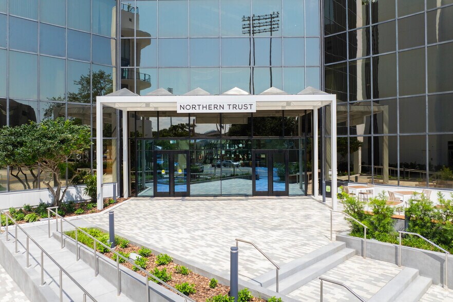 More Photos Of 100 2nd Ave S, Saint Petersburg Office For Lease