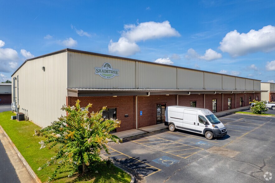 More Photos Of 1516 Kalamazoo Dr, Griffin Unknown For Lease