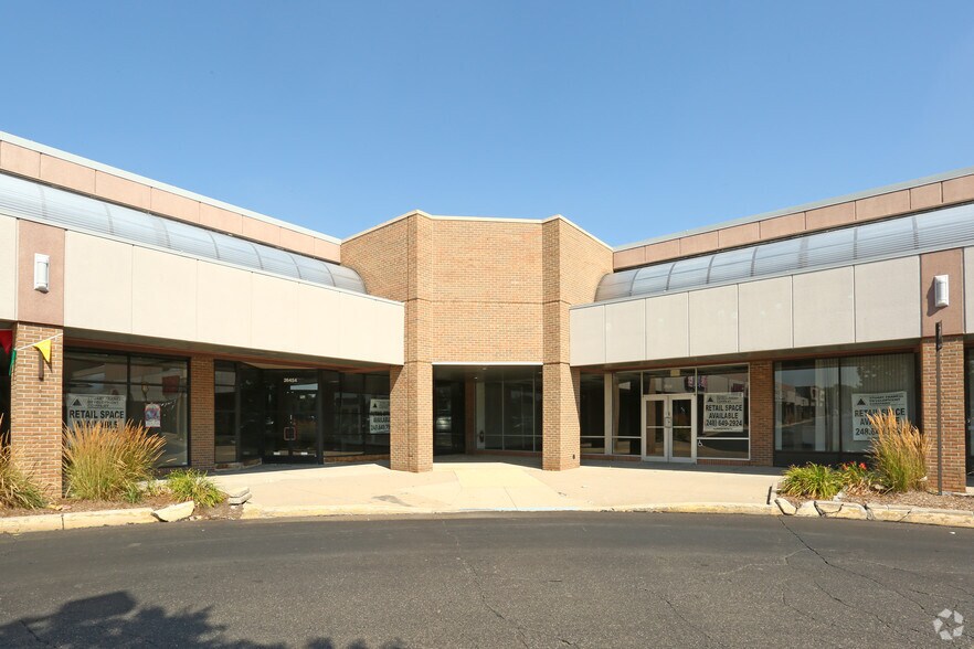 More Photos Of 26300-26650 Ford Rd, Dearborn Heights Unknown For Lease