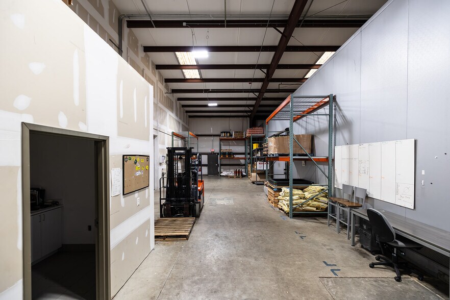 More Photos Of 110 Greenfield St, Wilmington General Retail For Sale