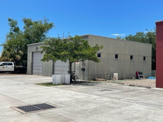 More Photos Of 145 Ronning Way, Longwood Warehouse For Sale