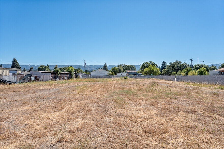 Primary Photo Of 1080 Cunningham St, Ukiah Land For Sale