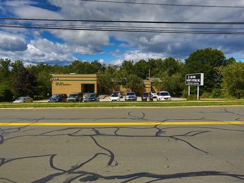 More Photos Of 20 Industrial Dr, Middletown Light Manufacturing For Sale