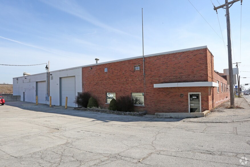 More Photos Of 9600 W Ogden Ave, La Grange Warehouse For Lease