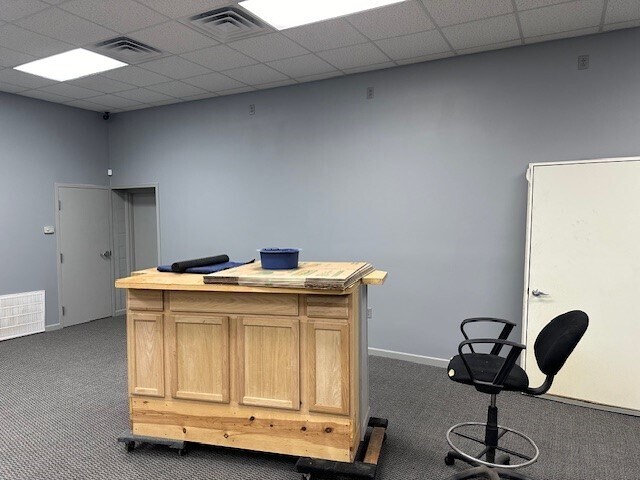 More Photos Of 22988 Ireland Rd, South Bend Showroom For Sale