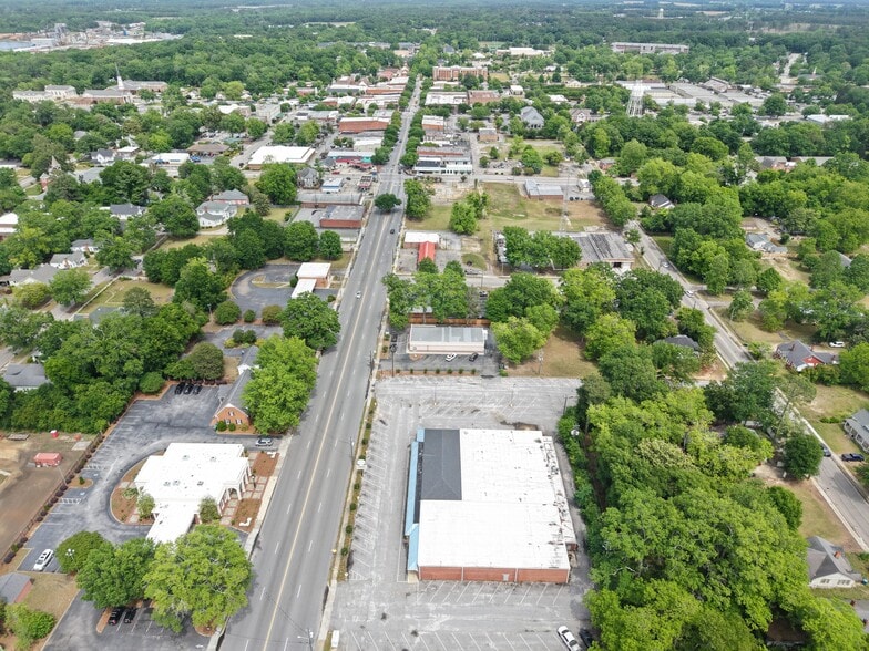 More Photos Of 331 W Carolina Ave, Hartsville Supermarket For Sale